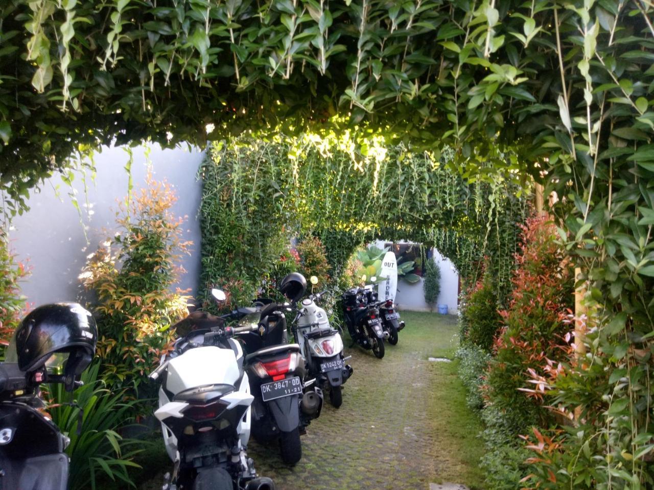 Andy Guesthouse Canggu Exterior foto